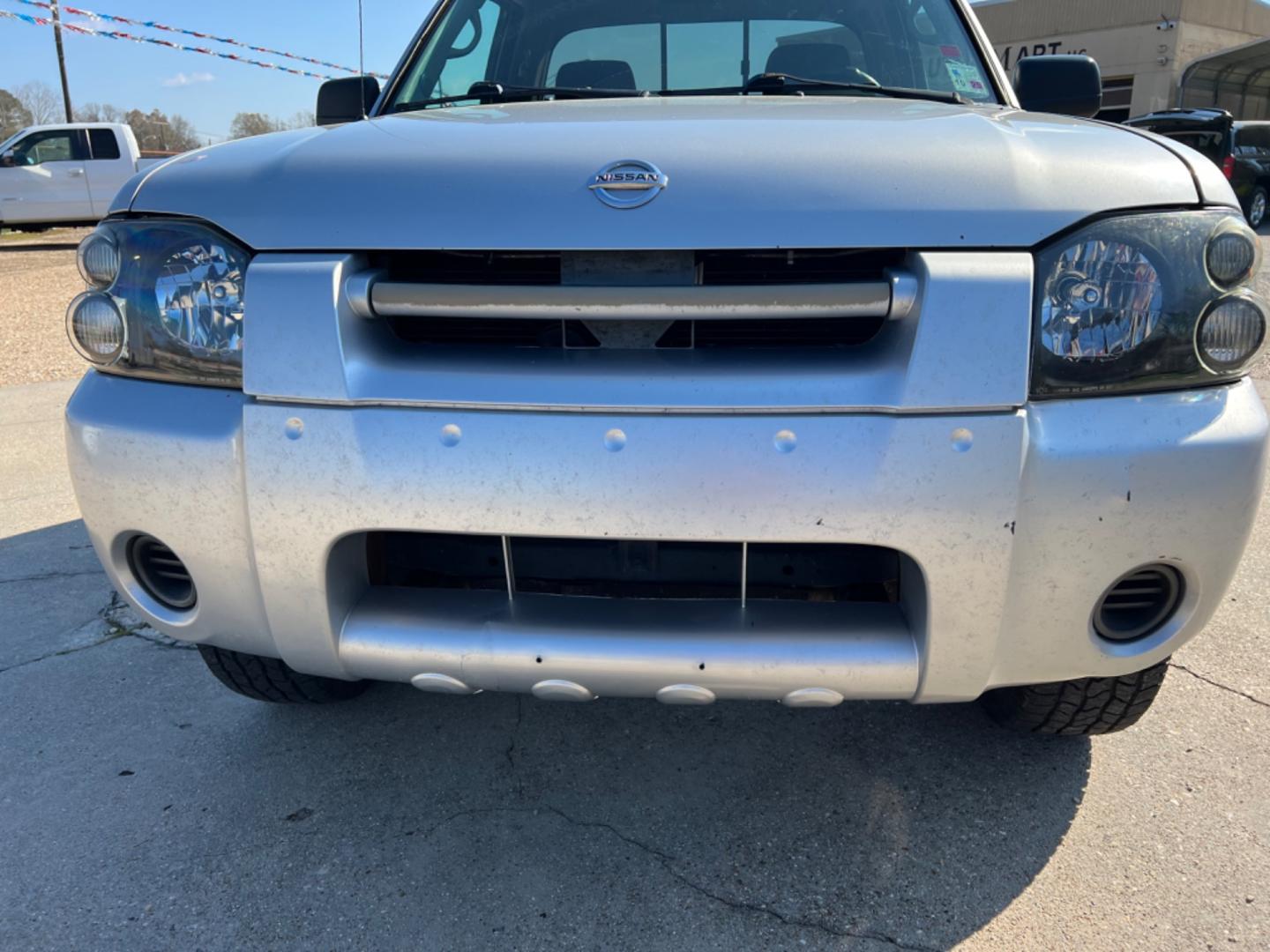 2004 Silver /Gray Nissan Frontier XE (1N6ED26T24C) with an V6 engine, Automatic transmission, located at 4520 Airline Hwy, Baton Rouge, LA, 70805, (225) 357-1497, 30.509325, -91.145432 - 2004 Nissan Frontier XE V6 Gas, 160K Miles, Power Windows & Locks Spray, Paint Chip On Drivers ExCab & Dent In Rear Bumper. NO IN HOUSE FINANCING. FOR INFO PLEASE CONTACT JEFF AT 225 357-1497 CHECK OUT OUR A+ RATING WITH THE BETTER BUSINESS BUREAU WE HAVE BEEN A FAMILY OWNED AND OPERATED BUSINESS A - Photo#2